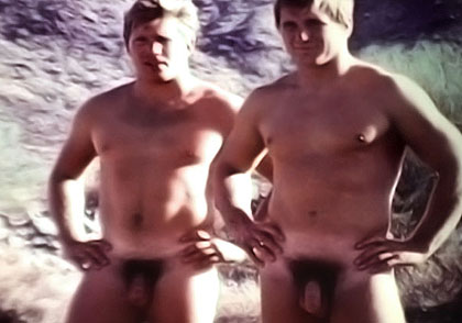 *Video:naked under the sun, 3 hunks are comparing their hard bodies